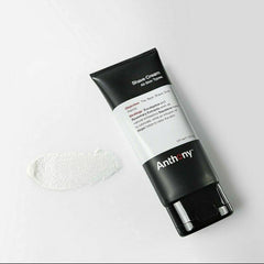 Foam application scene shows easy spread and cooling before rinse