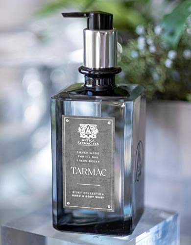 Antica Farmacista hand wash shows rich lather foam for daily cleansing.