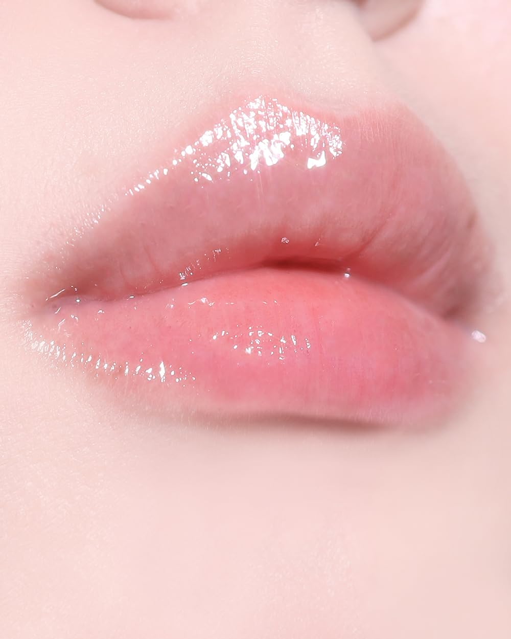 AOU GLOWY TINT BALM fruit extracts emphasize hydration and shine
