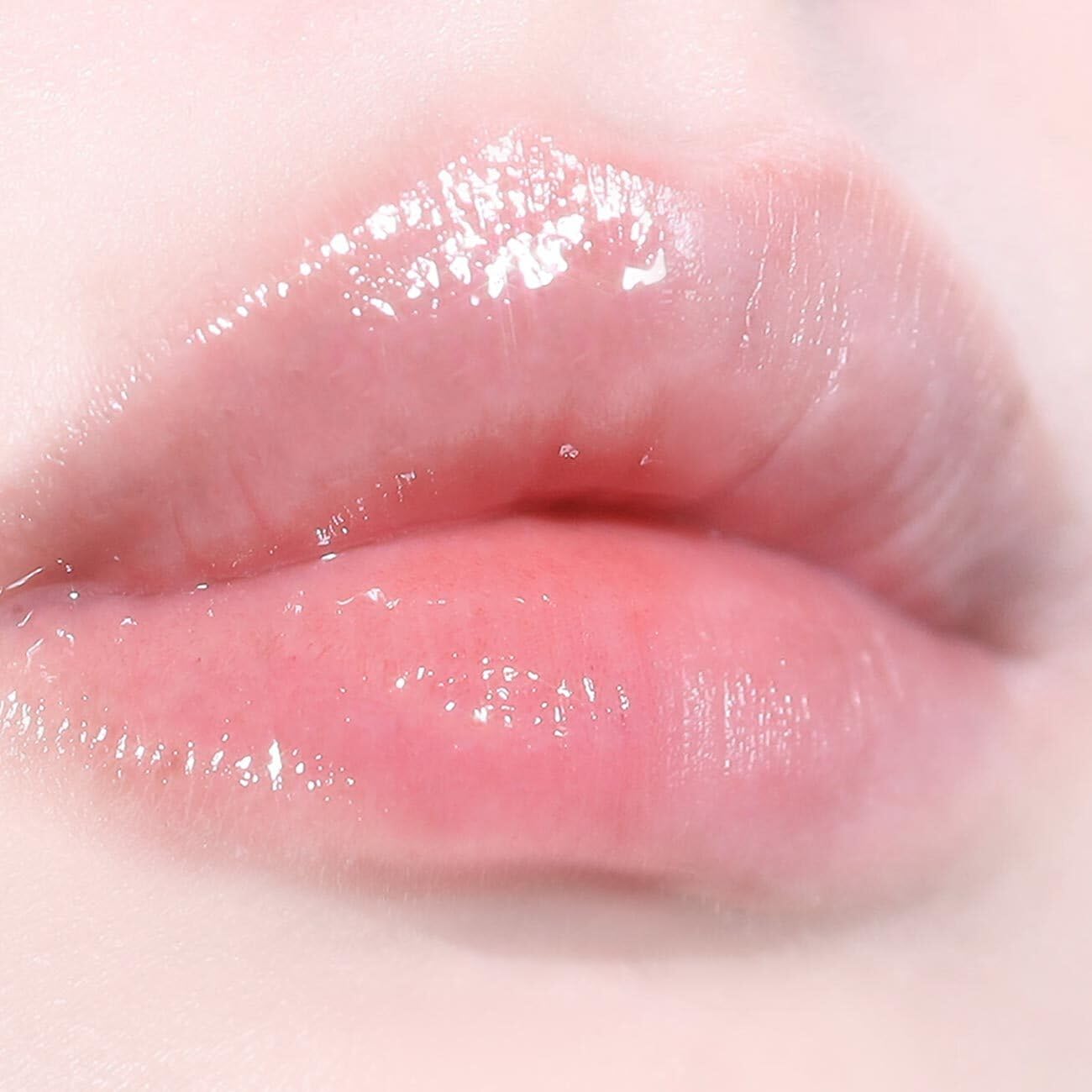 AOU GLOWY TINT BALM natural ingredients highlight with fruit extracts