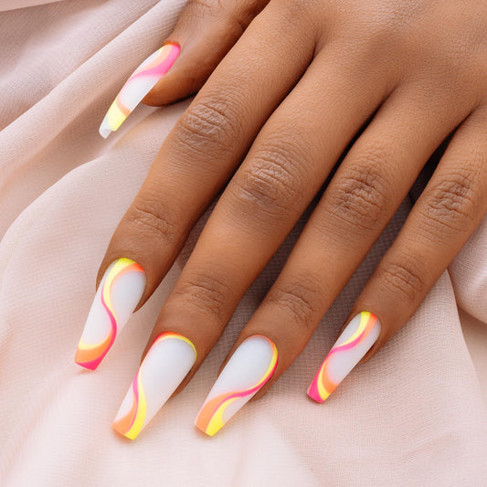 APRÉS Gel Couleur with Brush-X in bottle demonstrates precise color control