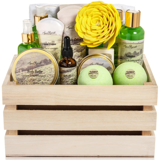 A Aqua Elegante gift set with green tea and lemongrass for calming moments.