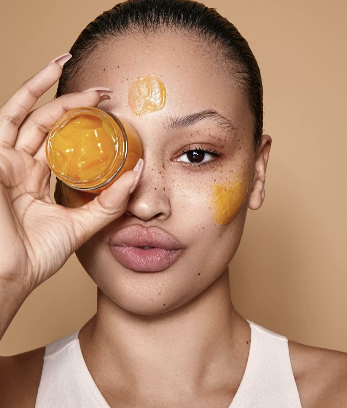 ArabelsNaturals Turmeric Aloe Mask brightens and hydrates skin.
