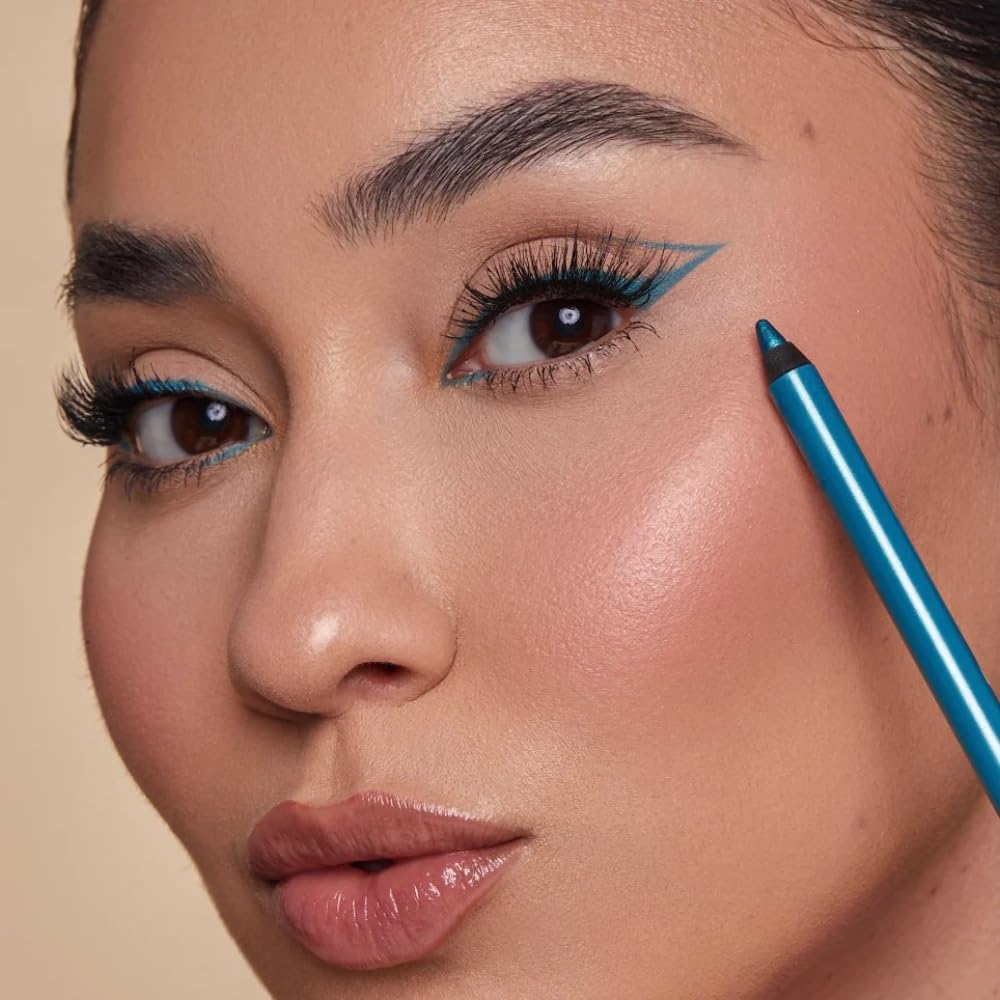 Araceli Gel Pencil Eyeliner waterproof resistance emphasizes durable, water-resistant finish.