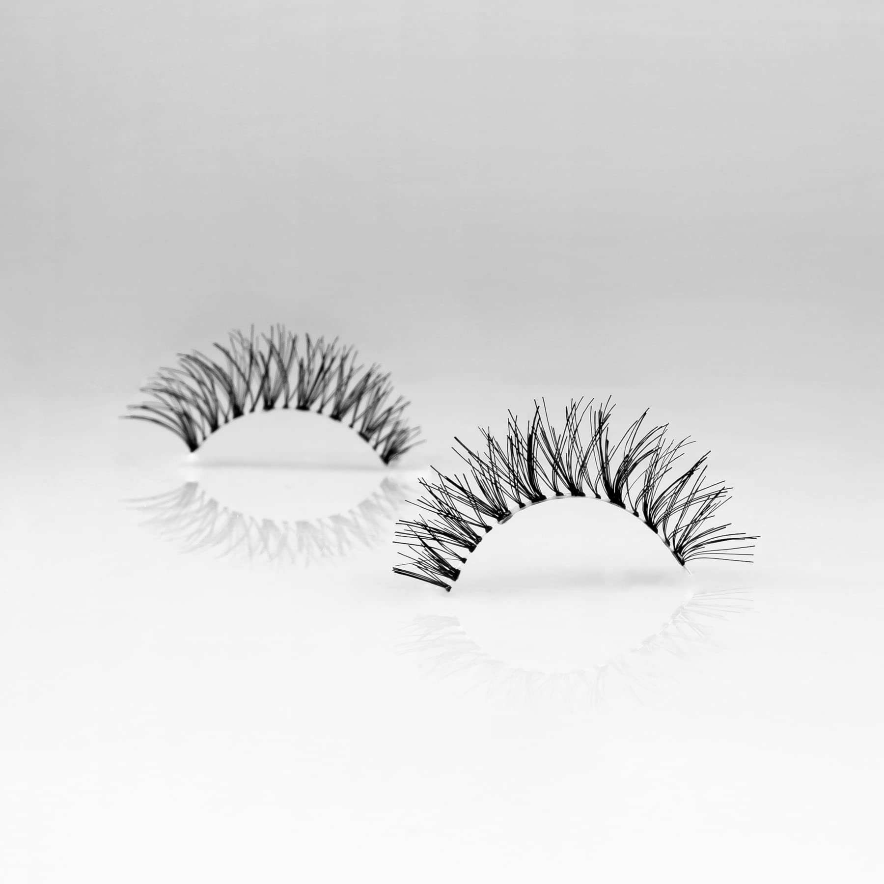 Ardell Demi Wispies close-up of natural fibers for comfortable wear.