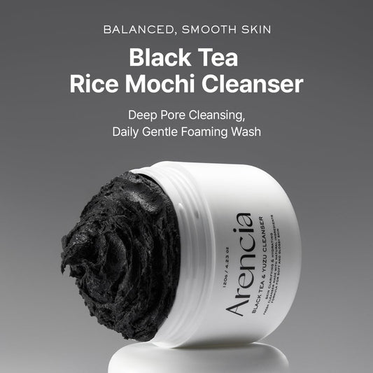 ARENCIA Cleanser foam texture swatch highlights light, creamy lather for daily cleansing.