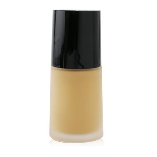 Armani Beauty Luminous Silk Foundation 5.75 glow on skin in daylight.