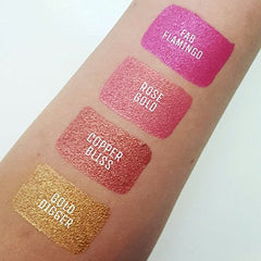 Aromi Gold Digger waterproof and smudge-proof in daily wear scenarios.
