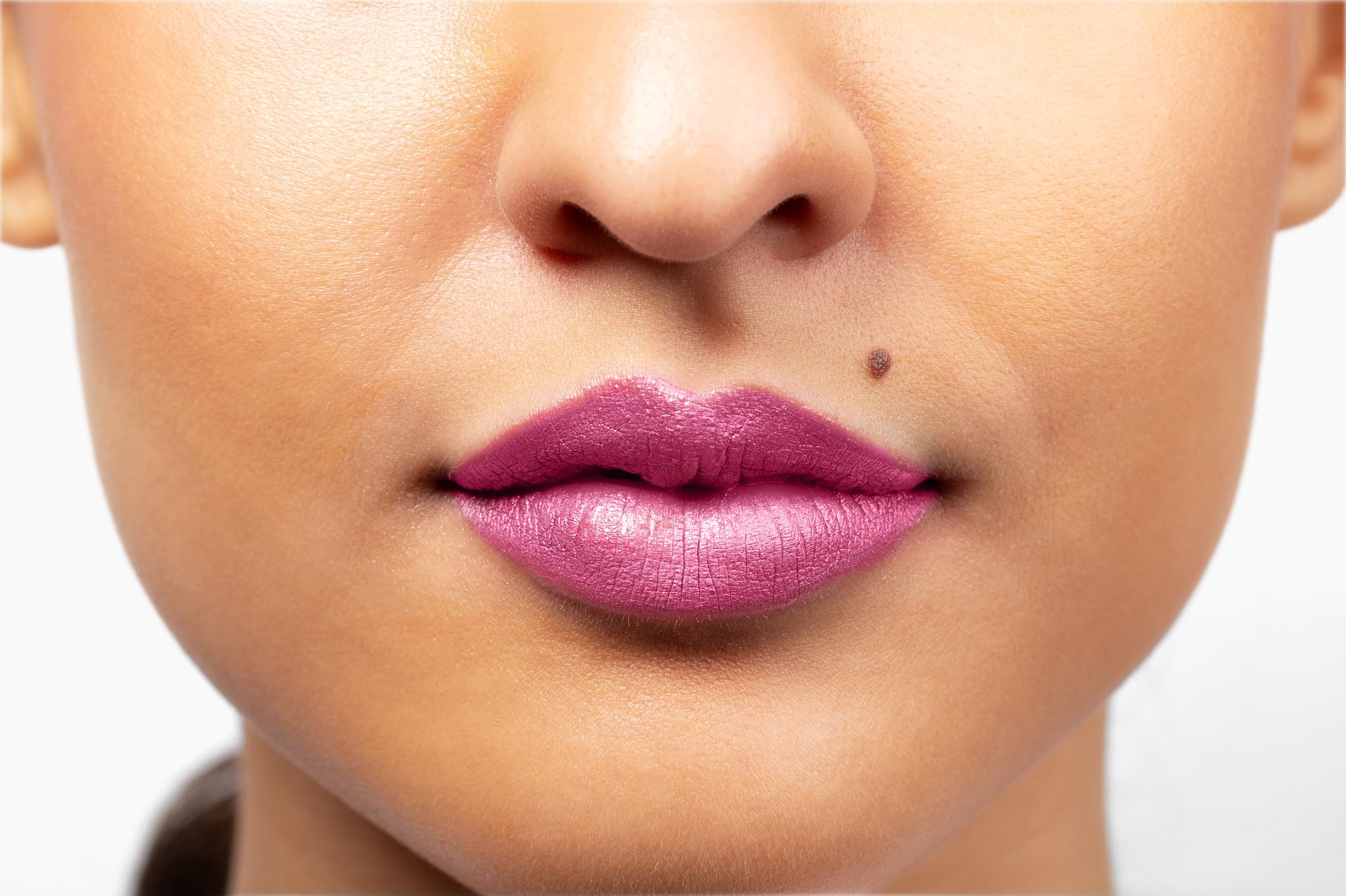 Aromi pink sugar swatches reveal metallic lip shimmer