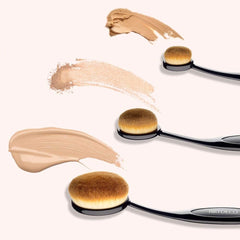 ARTDECO Medium Oval Brush contour cream control for defined edges.