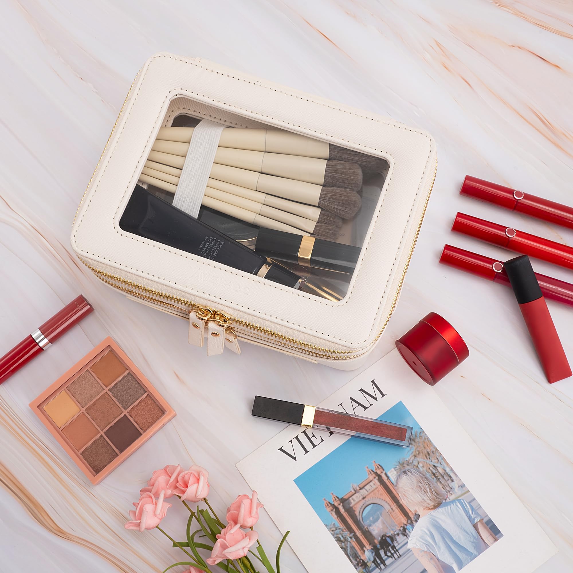 Aveniee organized bag separating essentials for on-the-go makeup and skincare.