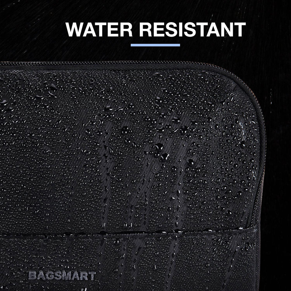 BAGSMART travel organizer hanging design keeps items accessible.