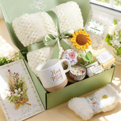 Baicai ceramic two-tone mug for warm beverages during spa moments.