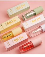 Bangfeng lip glow oil lacquer-shine texture showcases ultra-sleek lips.