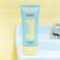 Broad-spectrum SPF 40 coverage illustrated on product label
