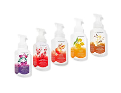 Bath & Body Works Warm Vanilla Sugar foaming soap bottle for cozy, indulgent hand cleansing
