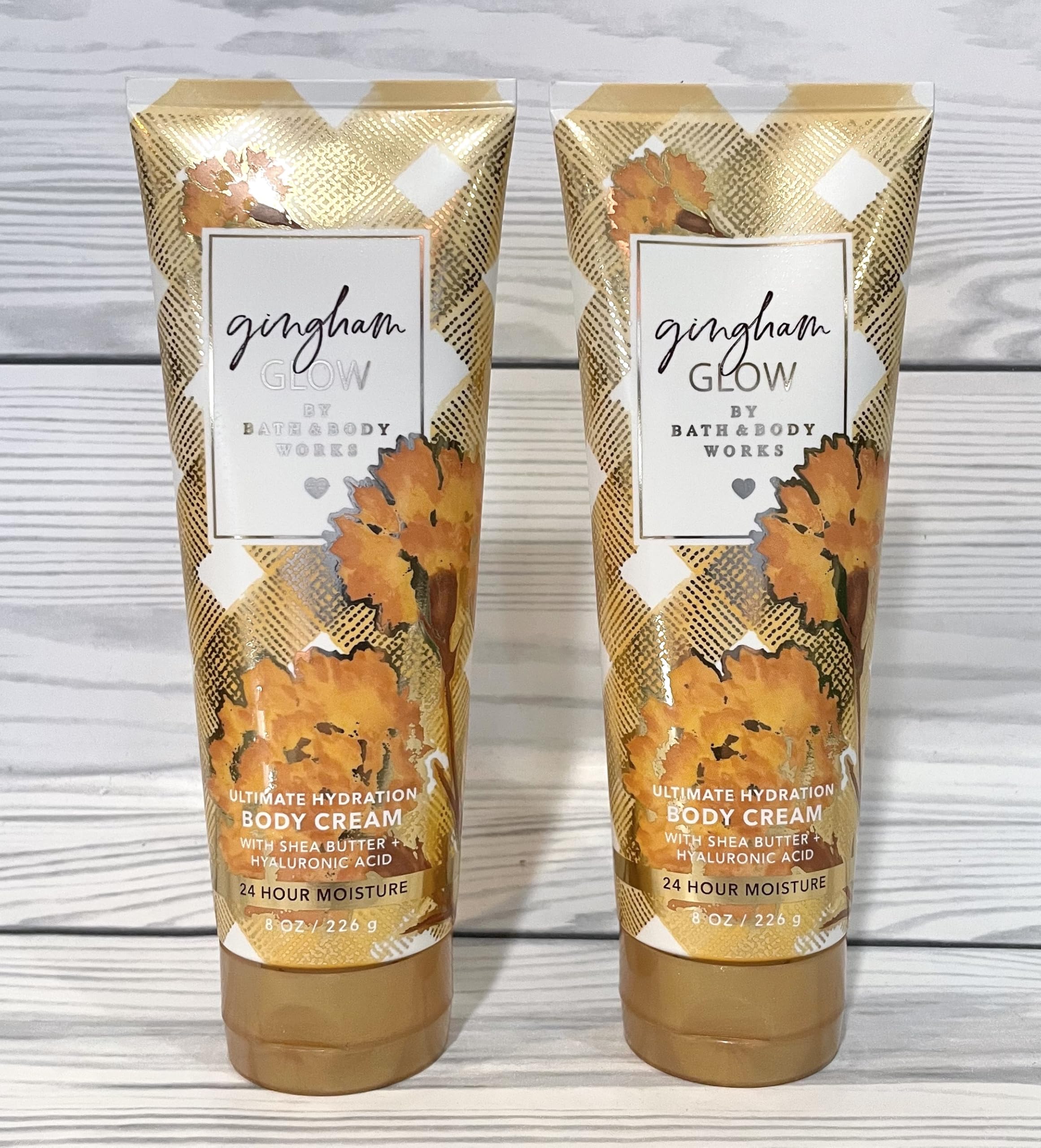 Gingham Glow cream texture close-up highlighting rich hydration.
