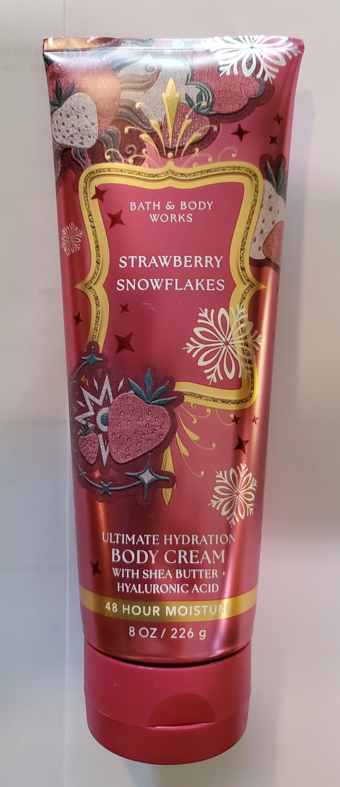 Bath & Body Works Strawberry Snowflakes Ultimate Hydration Cream tub; deep moisture for dry skin.