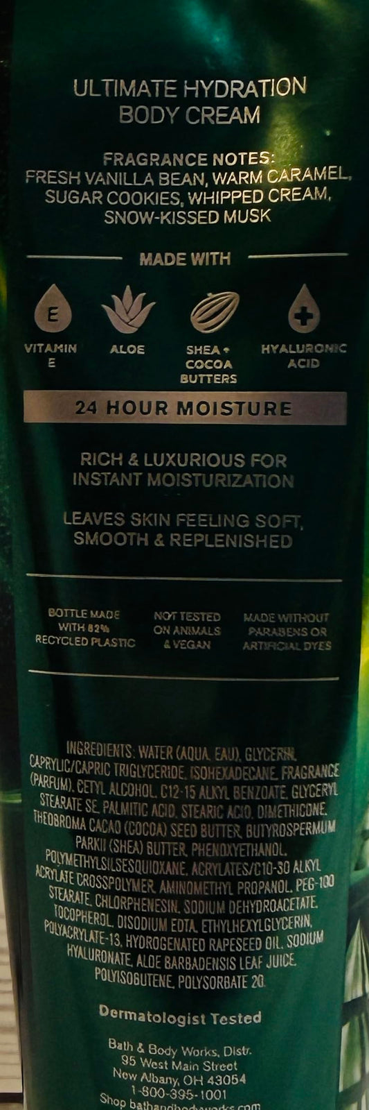 Close-up of creamy Vanilla Bean Noel texture in a 2-pack for nourished skin.