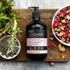 Rose geranium fragrance with essential oils for a refreshing scent.
