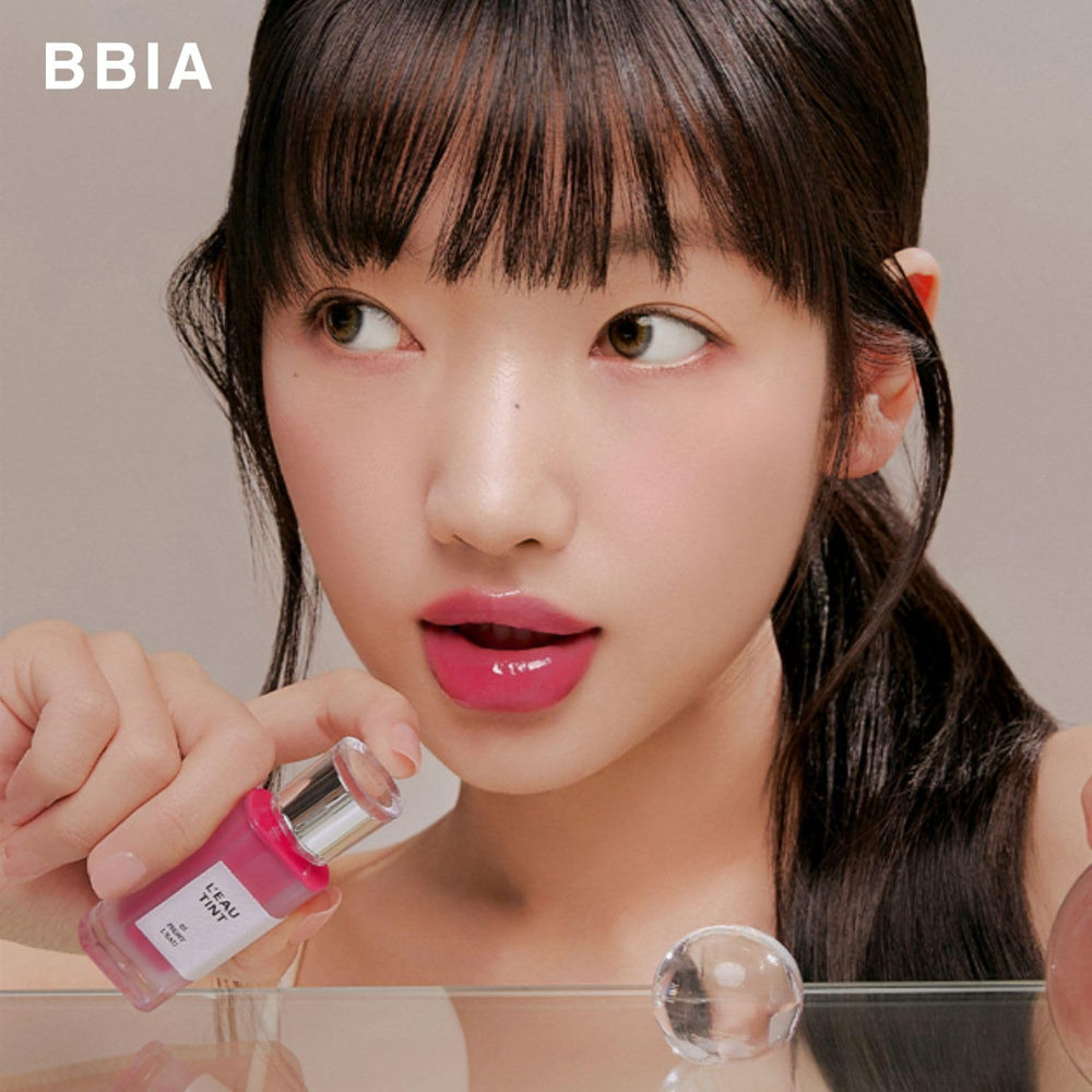 Non-sticky, lightweight gloss finish on lips by BBIA L’EAU Tint