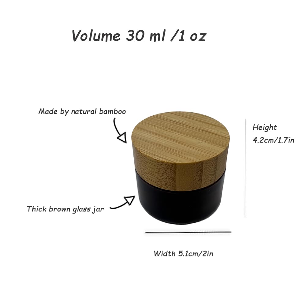 BEECO GIF2U bamboo lid closure on jar for airtight travel storage.