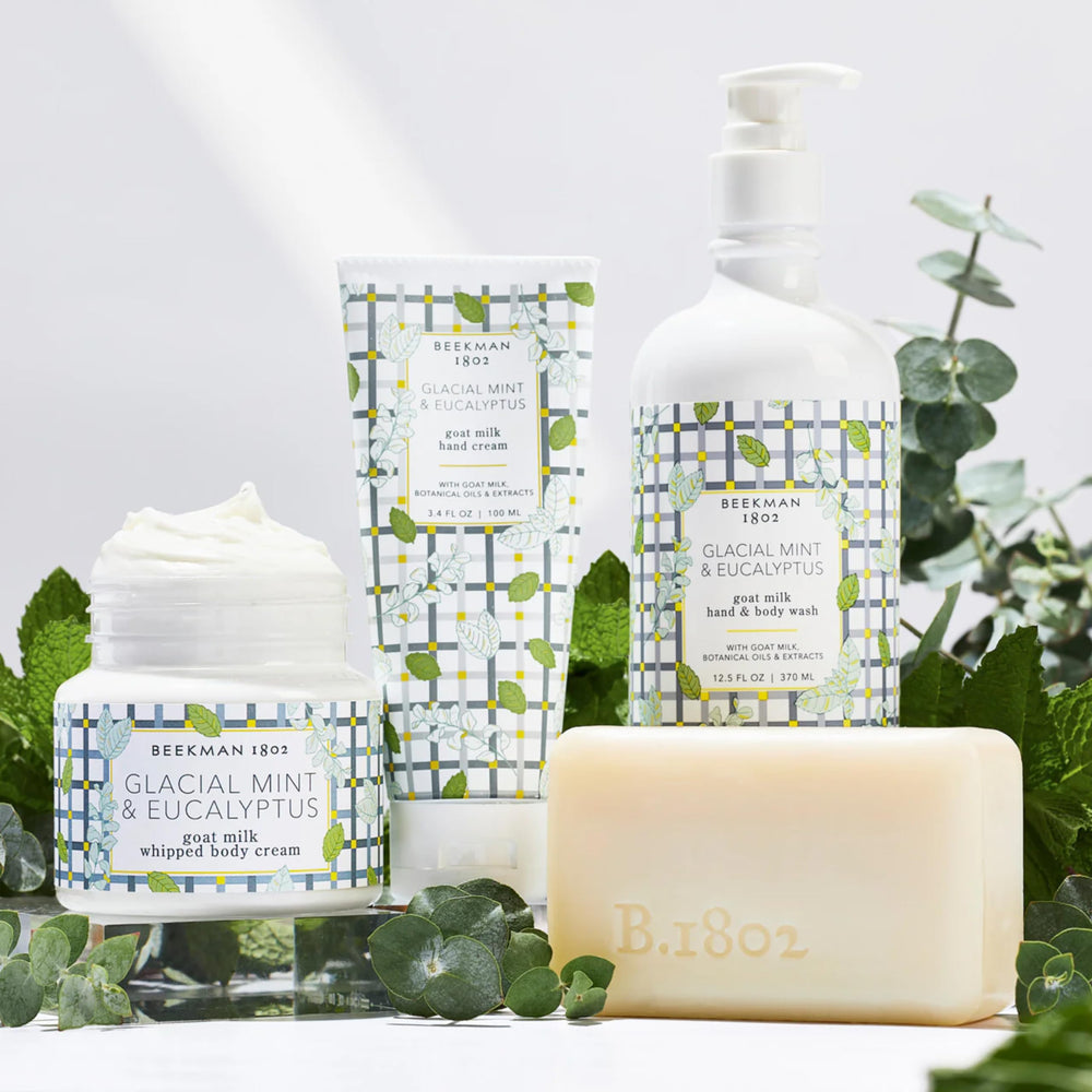 Beekman 1802 makeup removal on-the-go wipe for refreshing cleanse