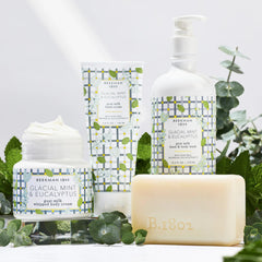 Beekman 1802 makeup removal on-the-go wipe for refreshing cleanse
