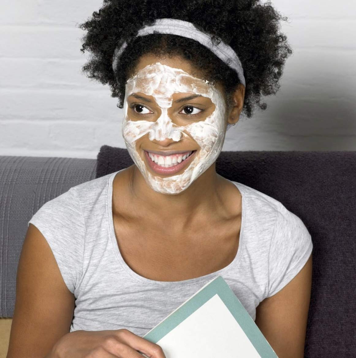 Brightening effect demonstrated by Bella & Bear Tropics face mask