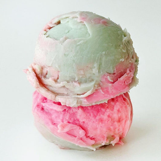 Bella & Bear Unicorn Dreams Body Butter label close-up highlights vegan, cruelty-free care.