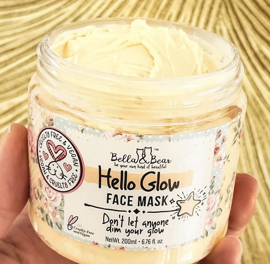 Bella & Bear Hello Glow texture close-up, kaolin clay blend for a smooth, refined feel