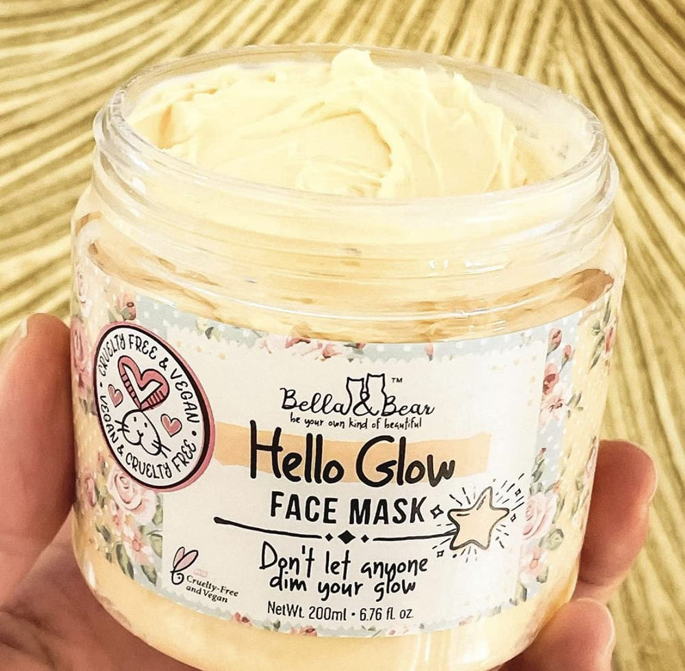 Bella & Bear Hello Glow texture close-up, kaolin clay blend for a smooth, refined feel