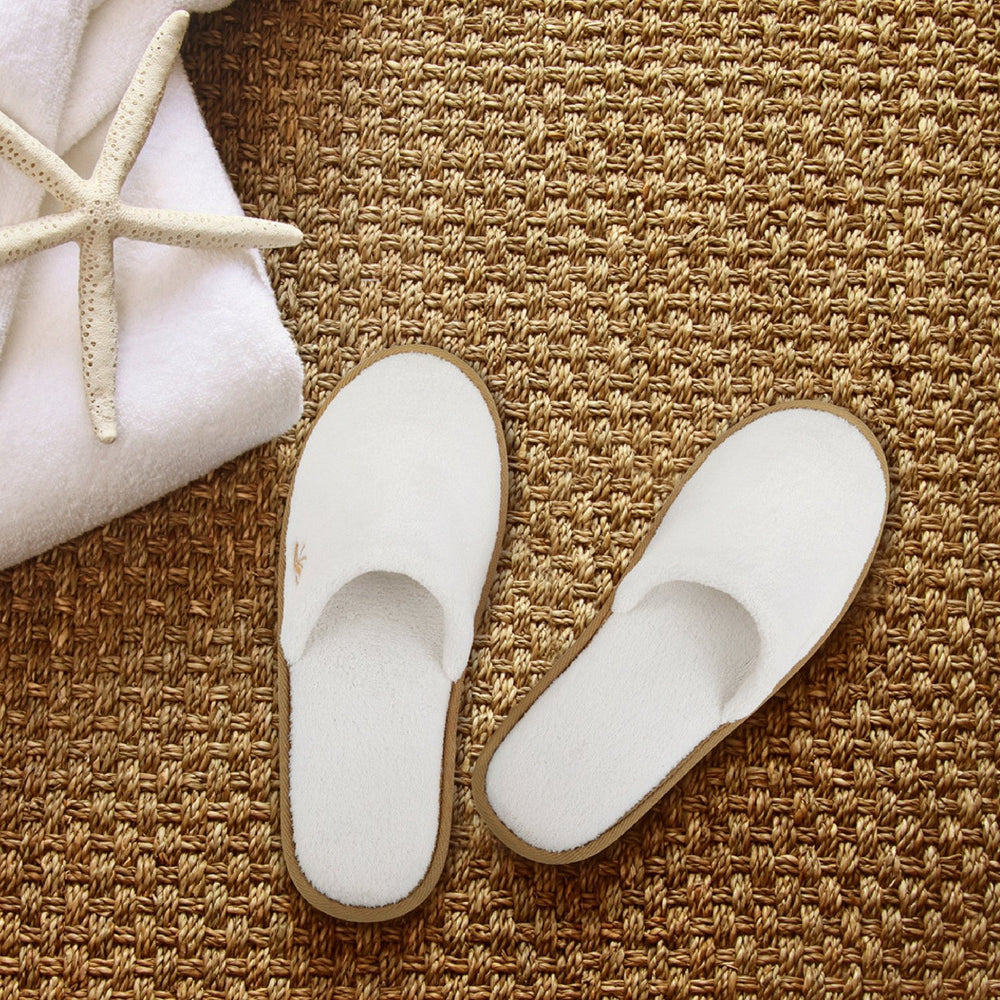 BERGMAN KELLY spa slippers non-slip soles to reduce slips in wet areas