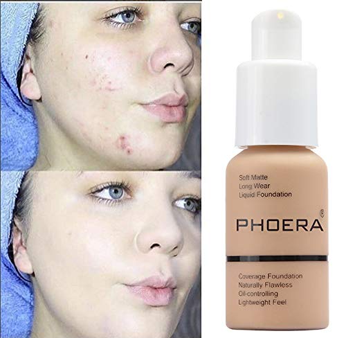 Application on hand demonstrating easy blend and quick absorption.