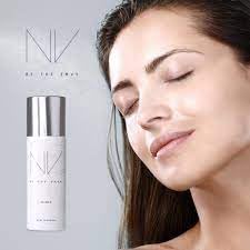 Be The Envy NV Perfecting Mist Primer application demonstrates buildable coverage.