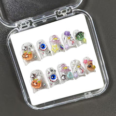 BHOOKA short duck nails glossy white for a sleek, comfortable, quick manicure.