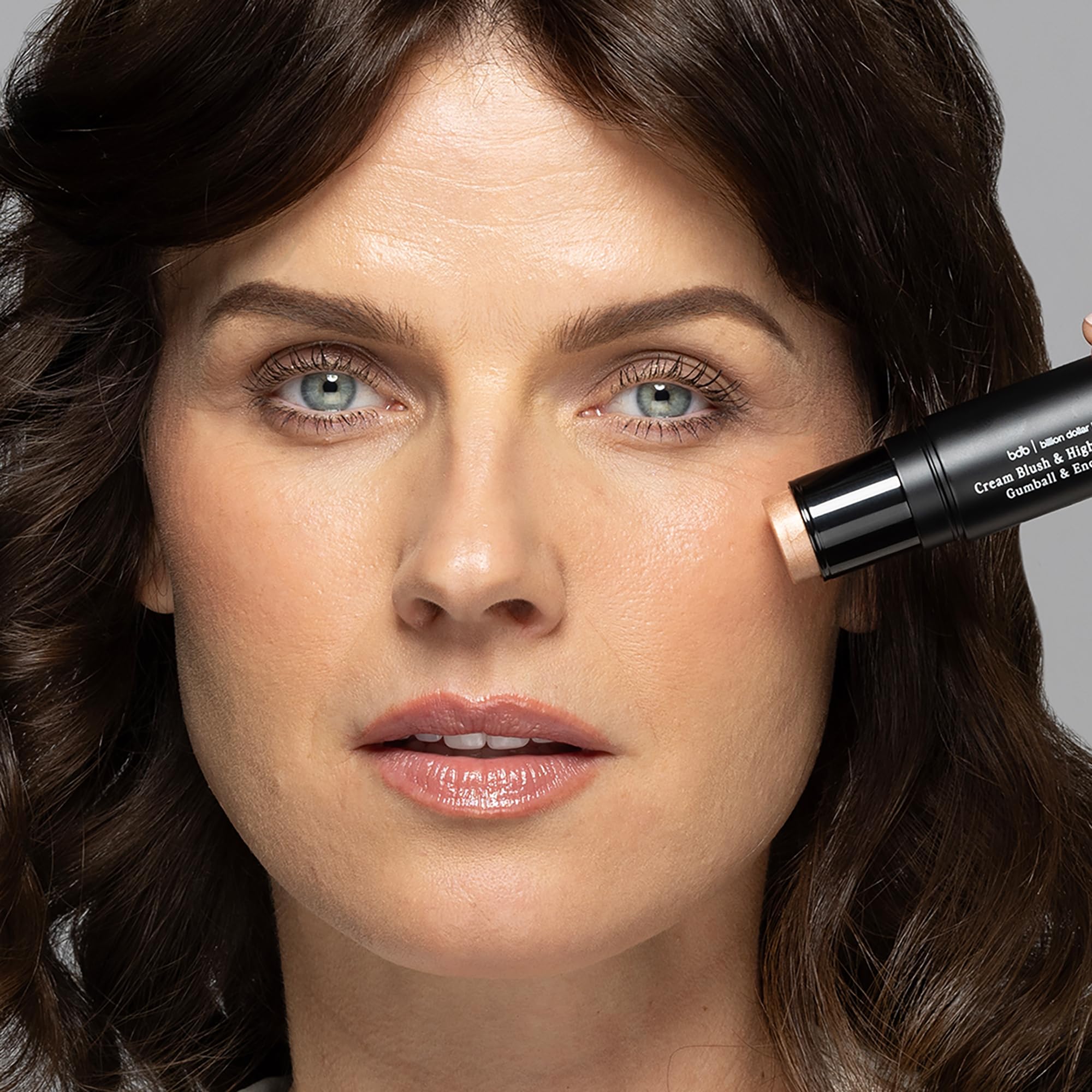 BDB dual-stick on lips and cheeks enables quick, versatile touch-ups.