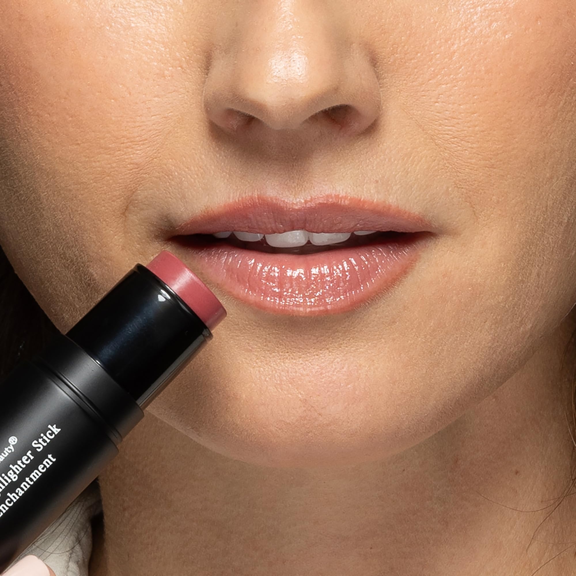 Compact travel-friendly design ideal for on-the-go beauty routines.