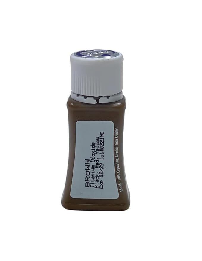 Biotouch brown pigment 15ml bottle cap close-up highlighting natural brow color.