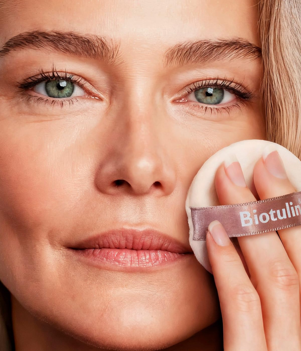 Biotulin Hydrolon velvety finish swatch for even tone and hydration.
