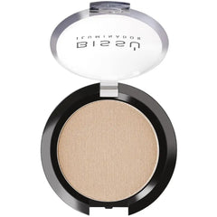 Bissú Powder Highlighter shows radiant finish on the cheekbones for luminous skin.