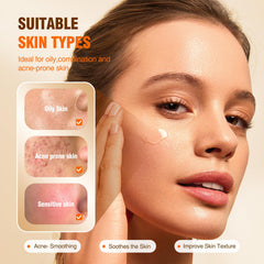 BIYSBER Salicylic Acid Serum being dispensed for easy daily use