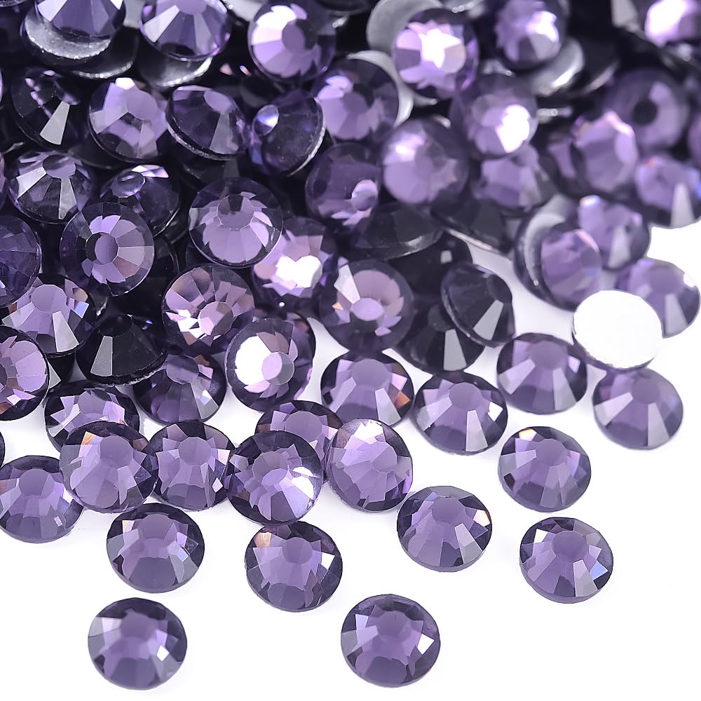 BLINGINBOX craft rhinestones ideal for nail art and small decor details.