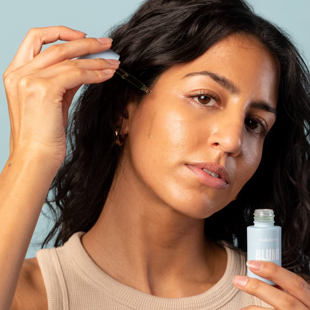 Blume Meltdown rosehip oil close-up emphasizing moisture retention.