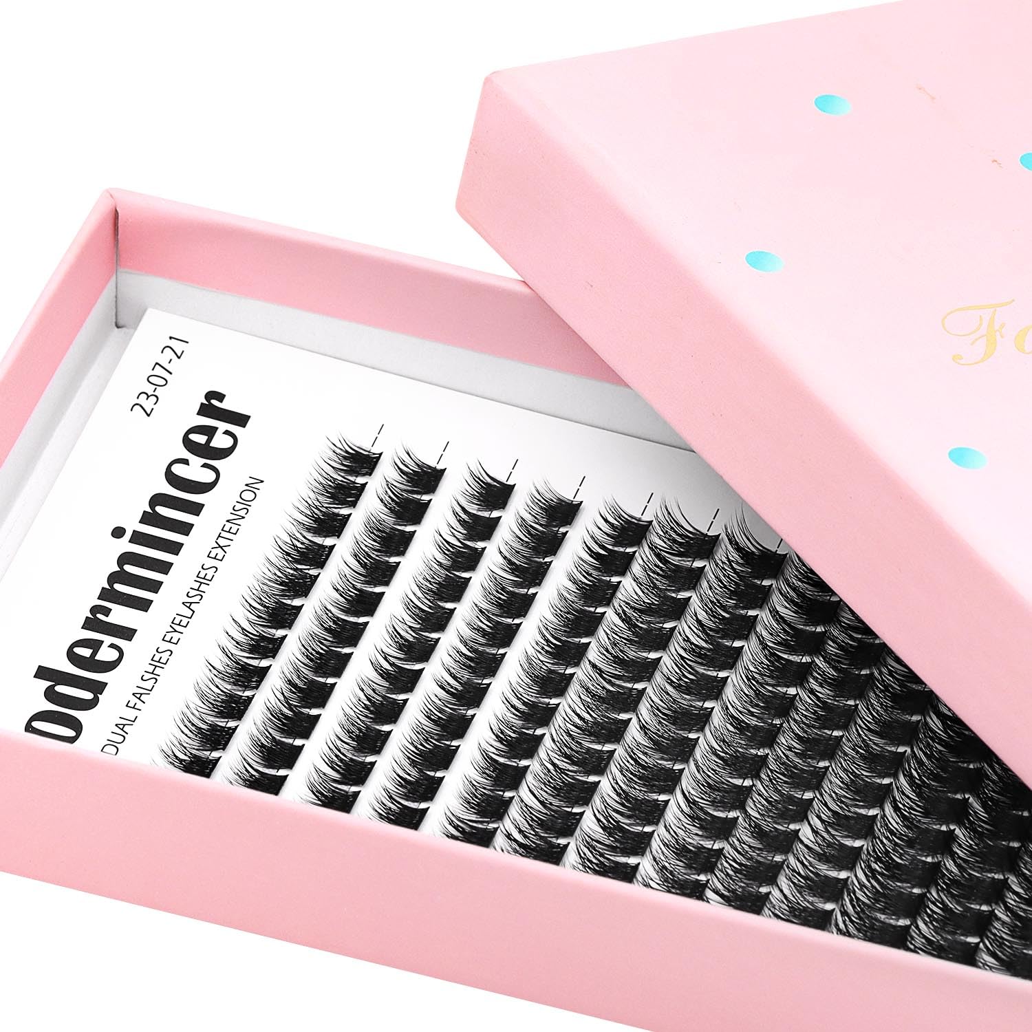 Bodermincer lash clusters closeup, soft and realistic lashes for comfortable wear.