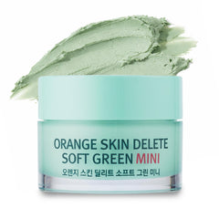Bonamedusa soft-green mini pore primer application demonstrates smooth texture.