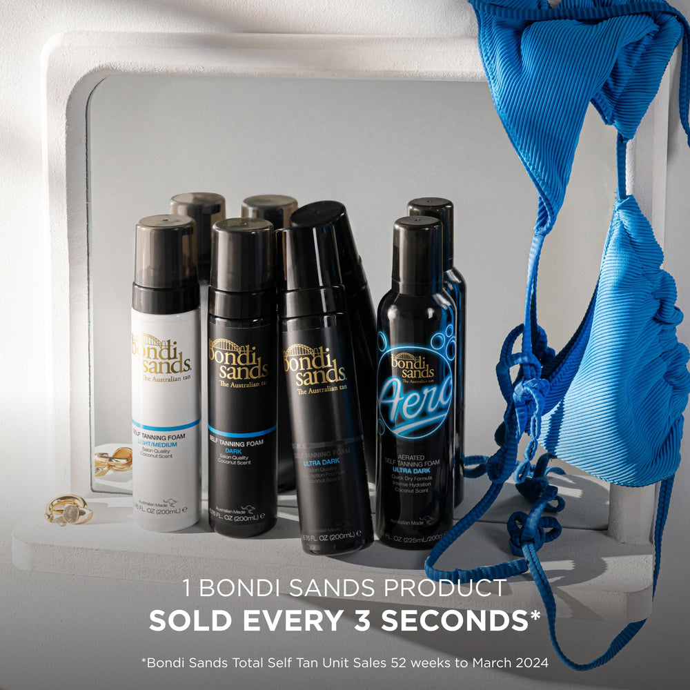 Bondi Sands mitt demonstrating streak-free tanning with clean hands.