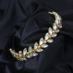 Brihasory headband with clips ensures secure placement.
