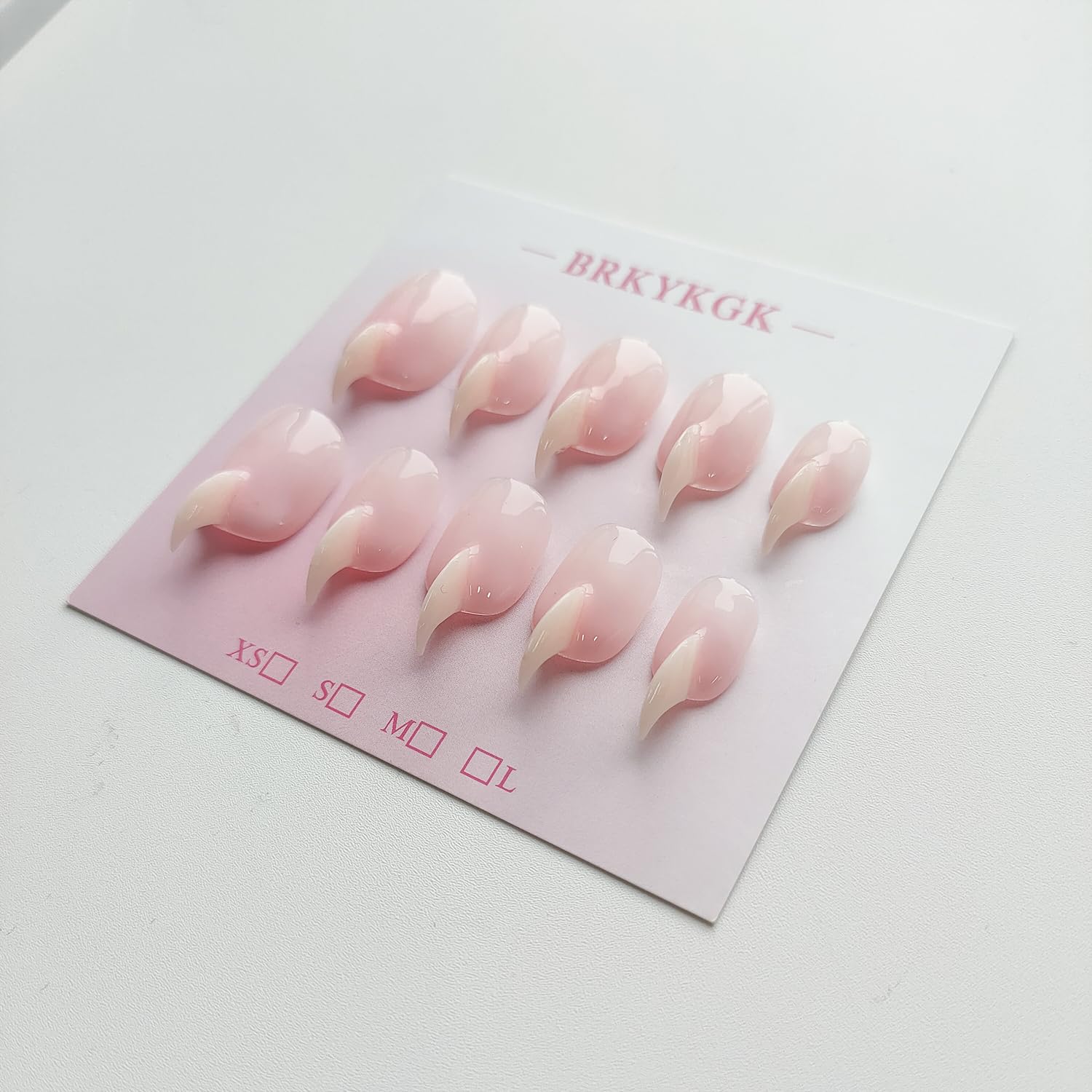 BRKYKGK Cat Claw Press-On Nails on hand for quick glam in minutes.