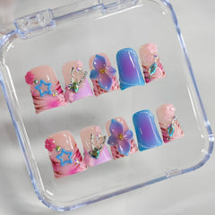 BRKYKGK leopard-print nail design adds bold flair to outfits.